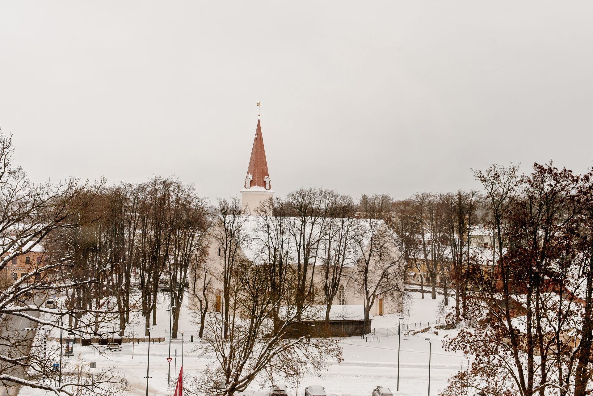 Baznīca ziemā